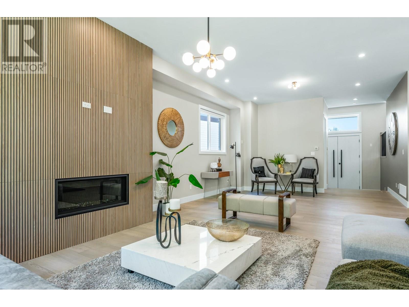 Photo 2 of 24461 Jenewein Drive, Maple Ridge BC
