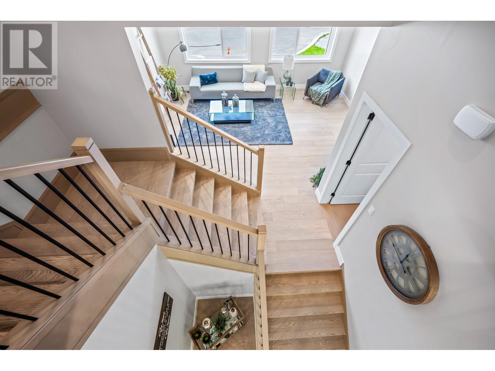 Photo 5 of 24461 Jenewein Drive, Maple Ridge BC