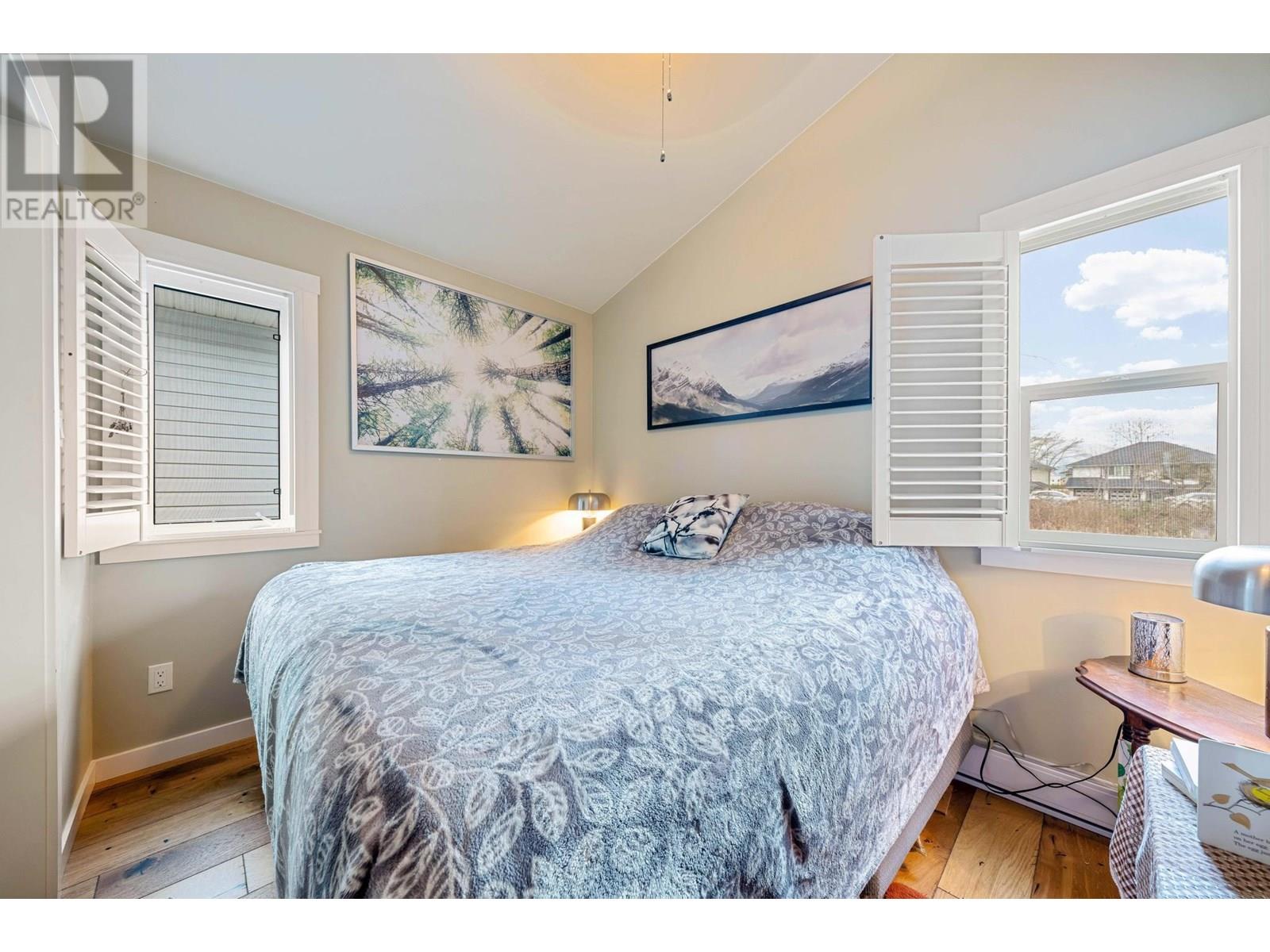 Photo 2 of 7 750 South Dyke Road, New Westminster BC