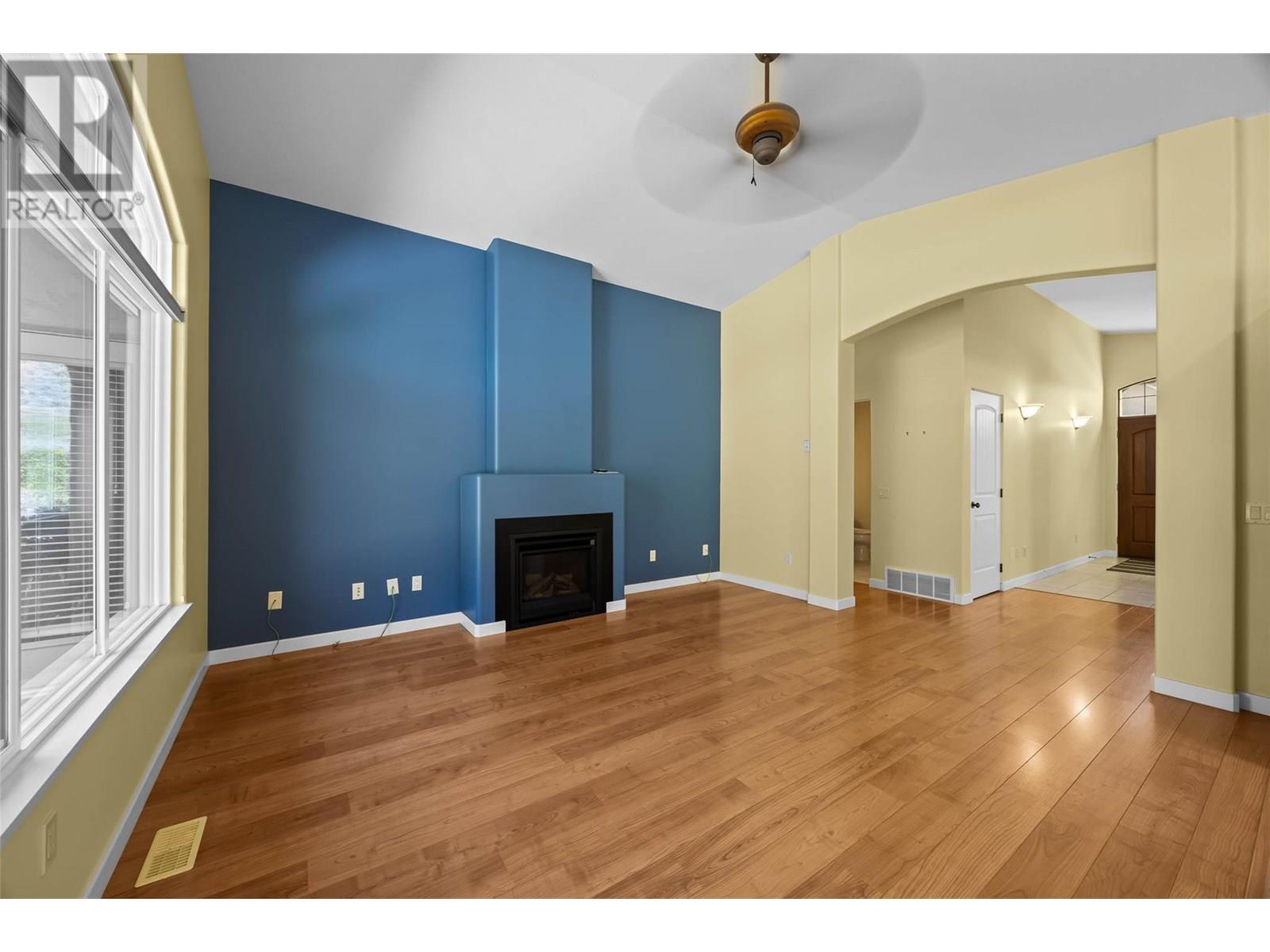 Photo 9 of 765 Rosewood Crescent, Kamloops BC