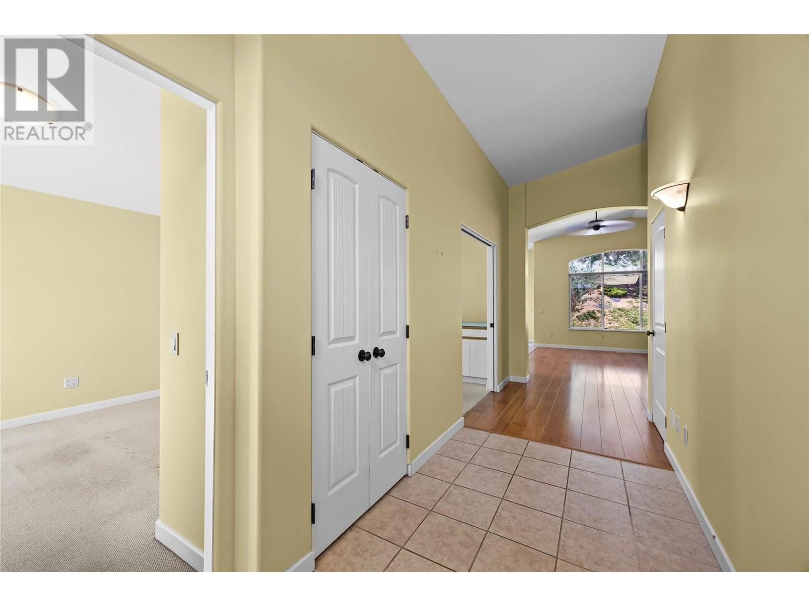 Photo 4 of 765 Rosewood Crescent, Kamloops BC