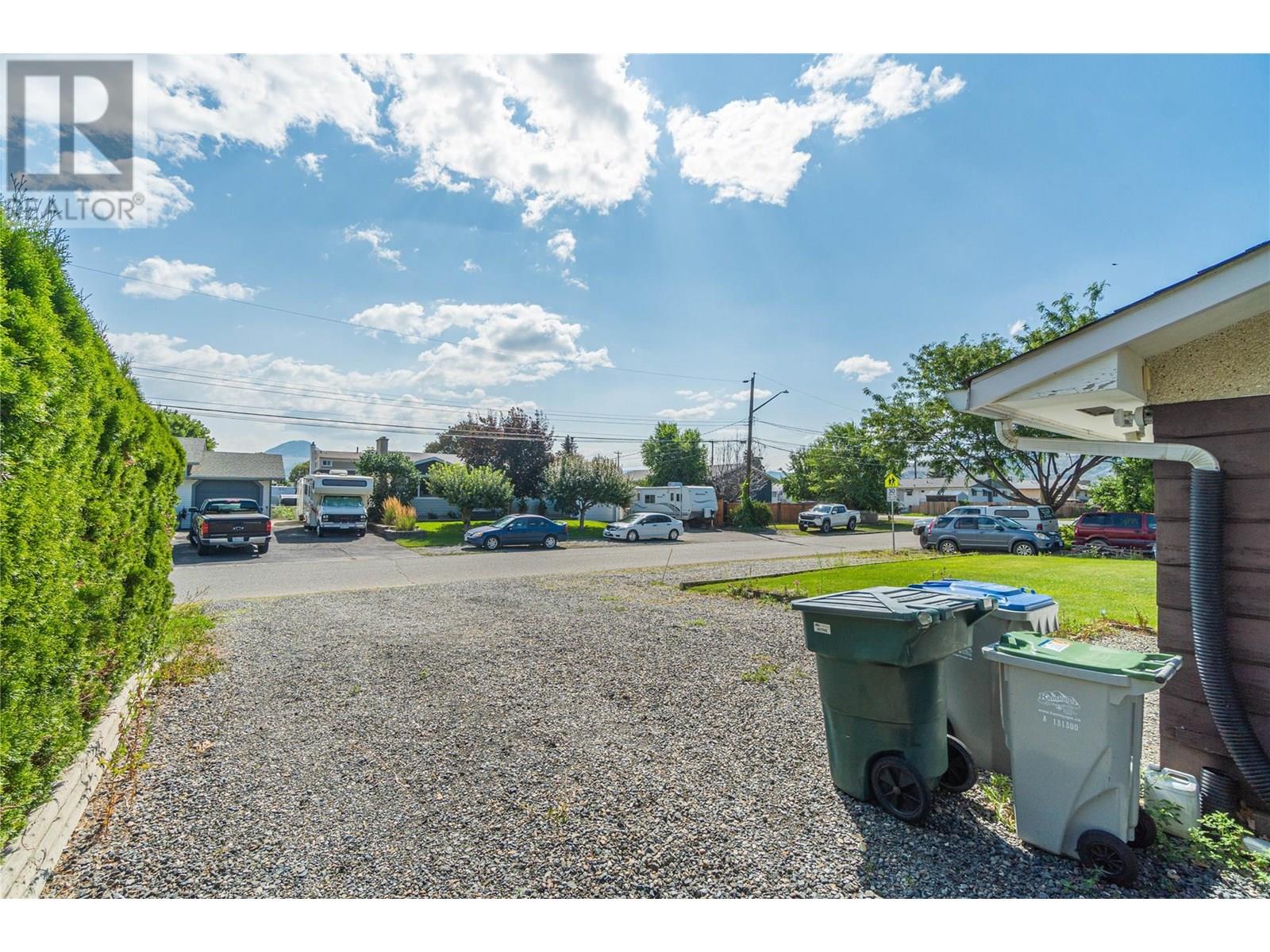 Photo 6 of 1118 Chateau Street, Kamloops BC