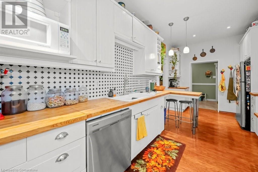 Photo 45 of 48 Balmoral Avenue S Unit Upper, Hamilton ON