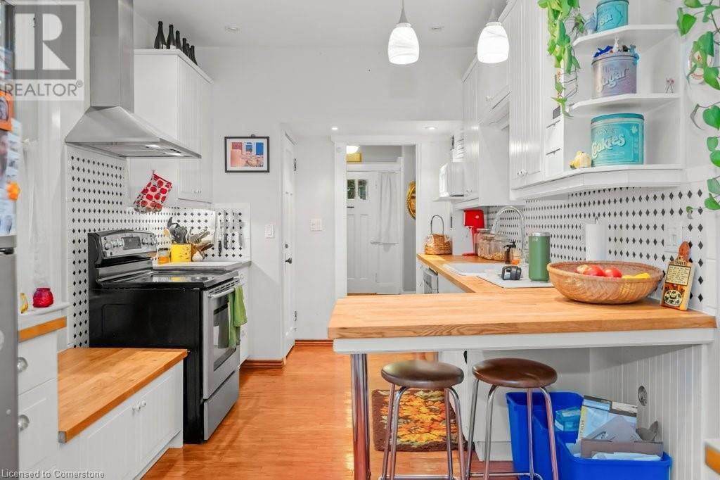 Photo 43 of 48 Balmoral Avenue S Unit Upper, Hamilton ON