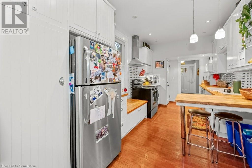 Photo 31 of 48 Balmoral Avenue S Unit Upper, Hamilton ON