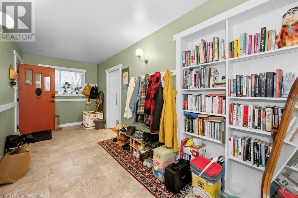 Photo 30 of 48 Balmoral Avenue S Unit Upper, Hamilton ON