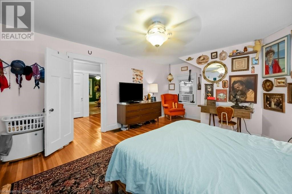 Photo 14 of 48 Balmoral Avenue S Unit Upper, Hamilton ON