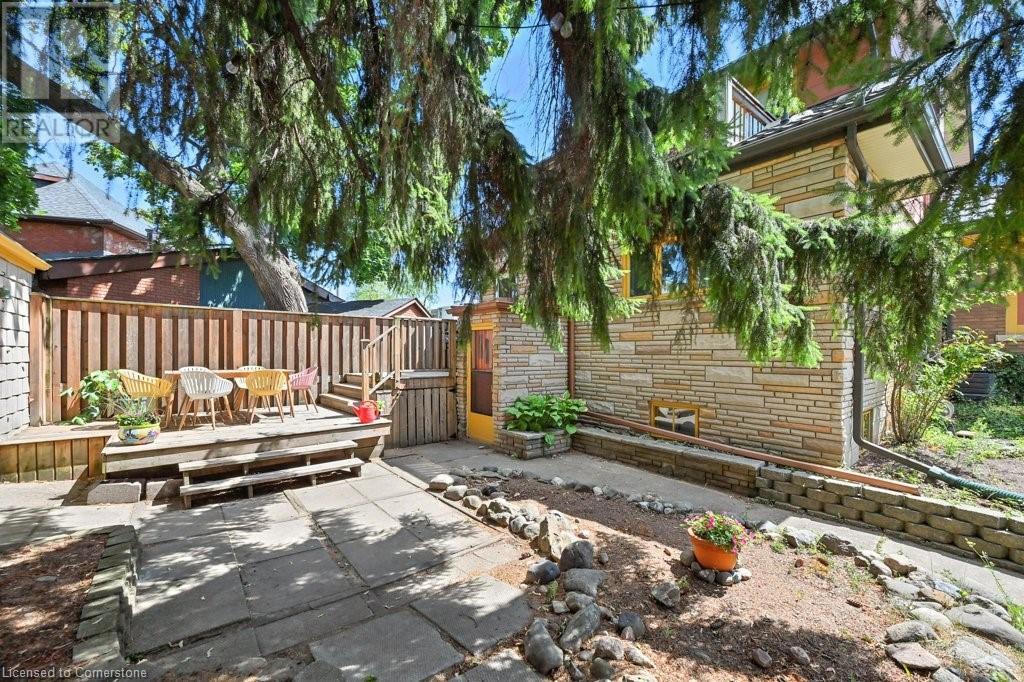 Photo 36 of 48 Balmoral Avenue S Unit Upper, Hamilton ON