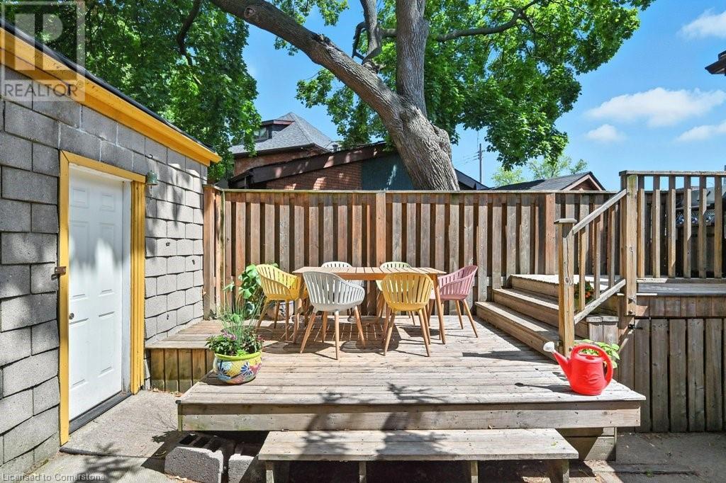 Photo 8 of 48 Balmoral Avenue S Unit Upper, Hamilton ON