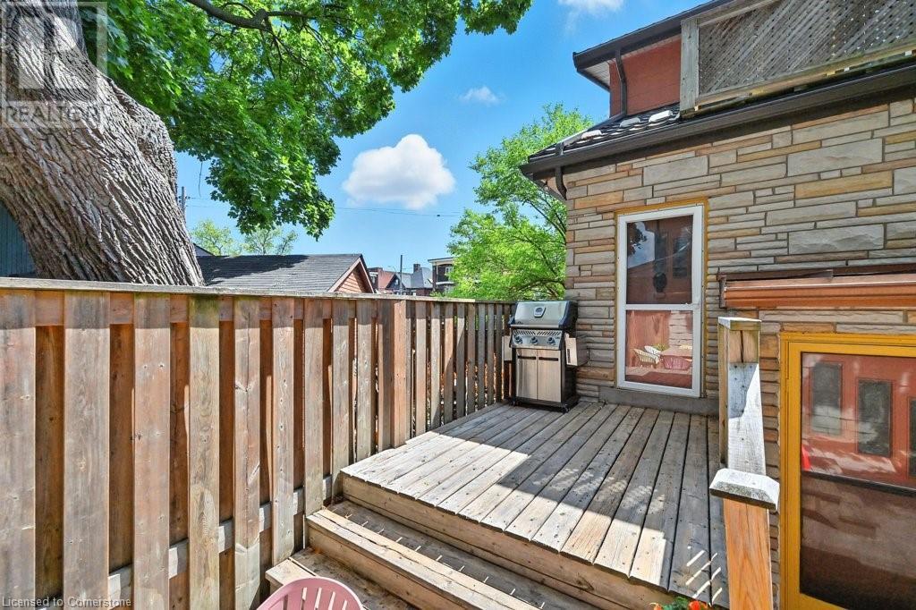 Photo 35 of 48 Balmoral Avenue S Unit Upper, Hamilton ON