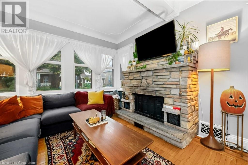 Photo 33 of 48 Balmoral Avenue S Unit Upper, Hamilton ON
