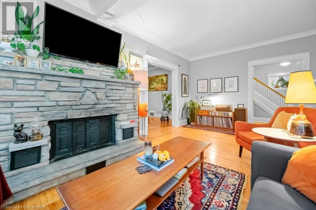 Photo 12 of 48 Balmoral Avenue S Unit Upper, Hamilton ON