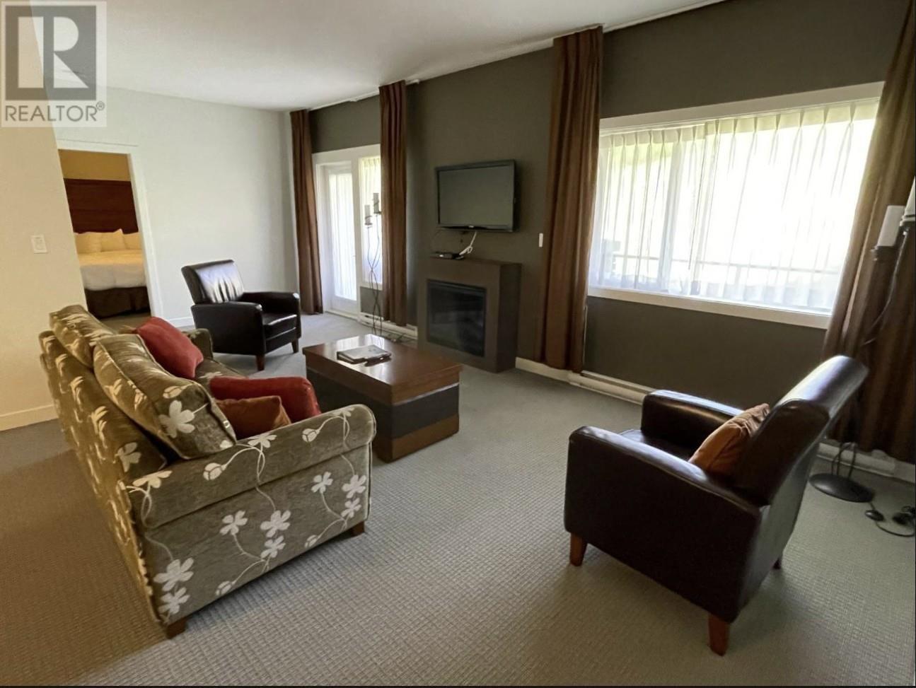 400 STEMWINDER Drive Unit# 221, Kimberley