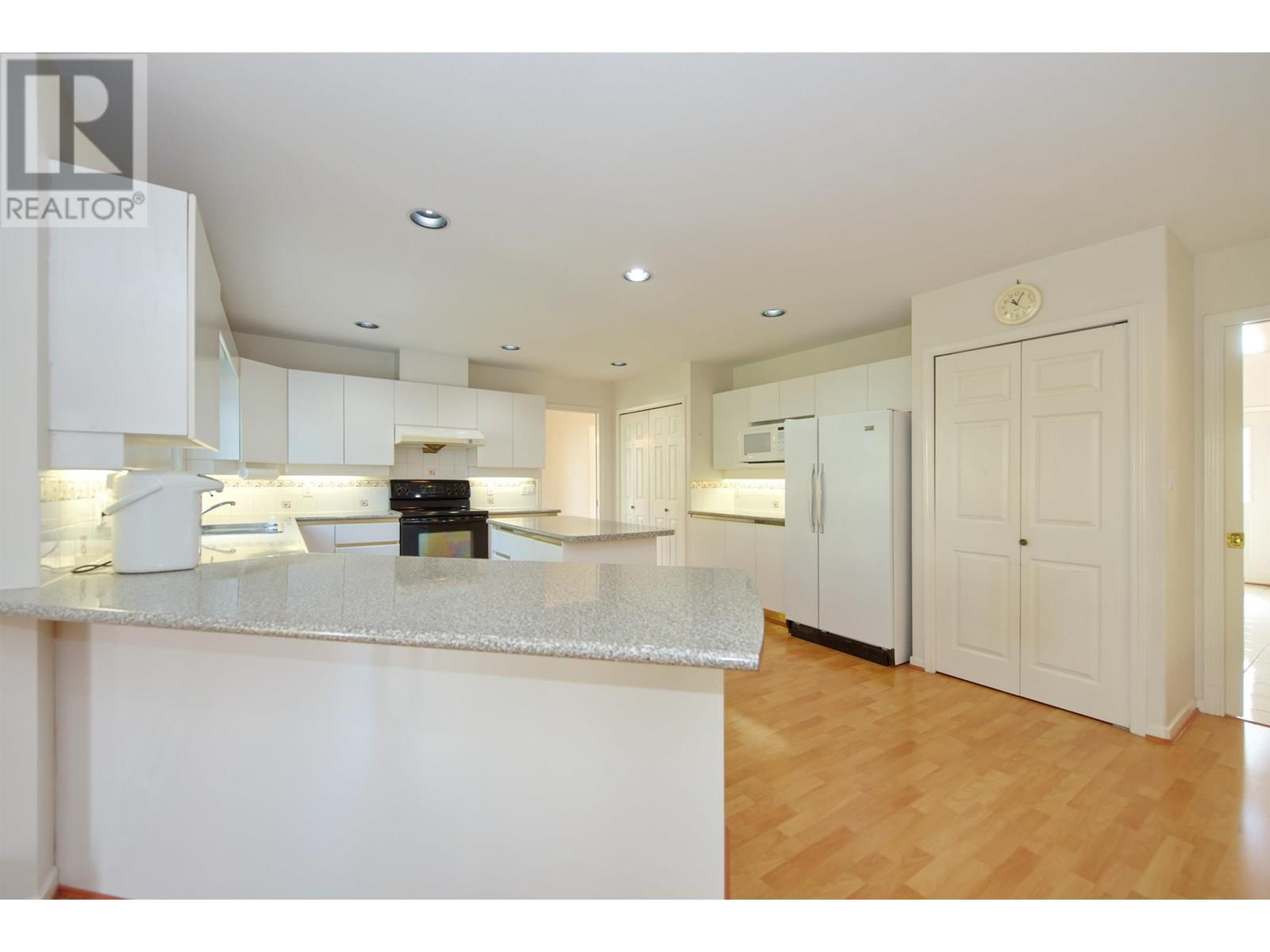 Photo 11 of 5609 Wilson Court, Richmond BC