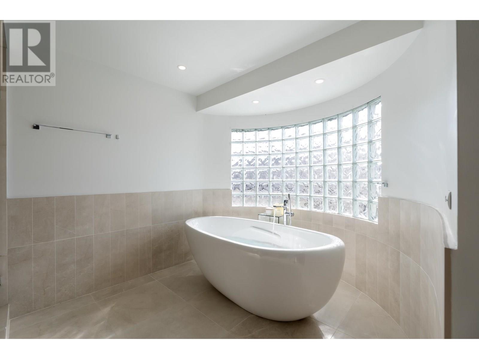 Photo 33 of 4863 Cambridge Street, Burnaby BC