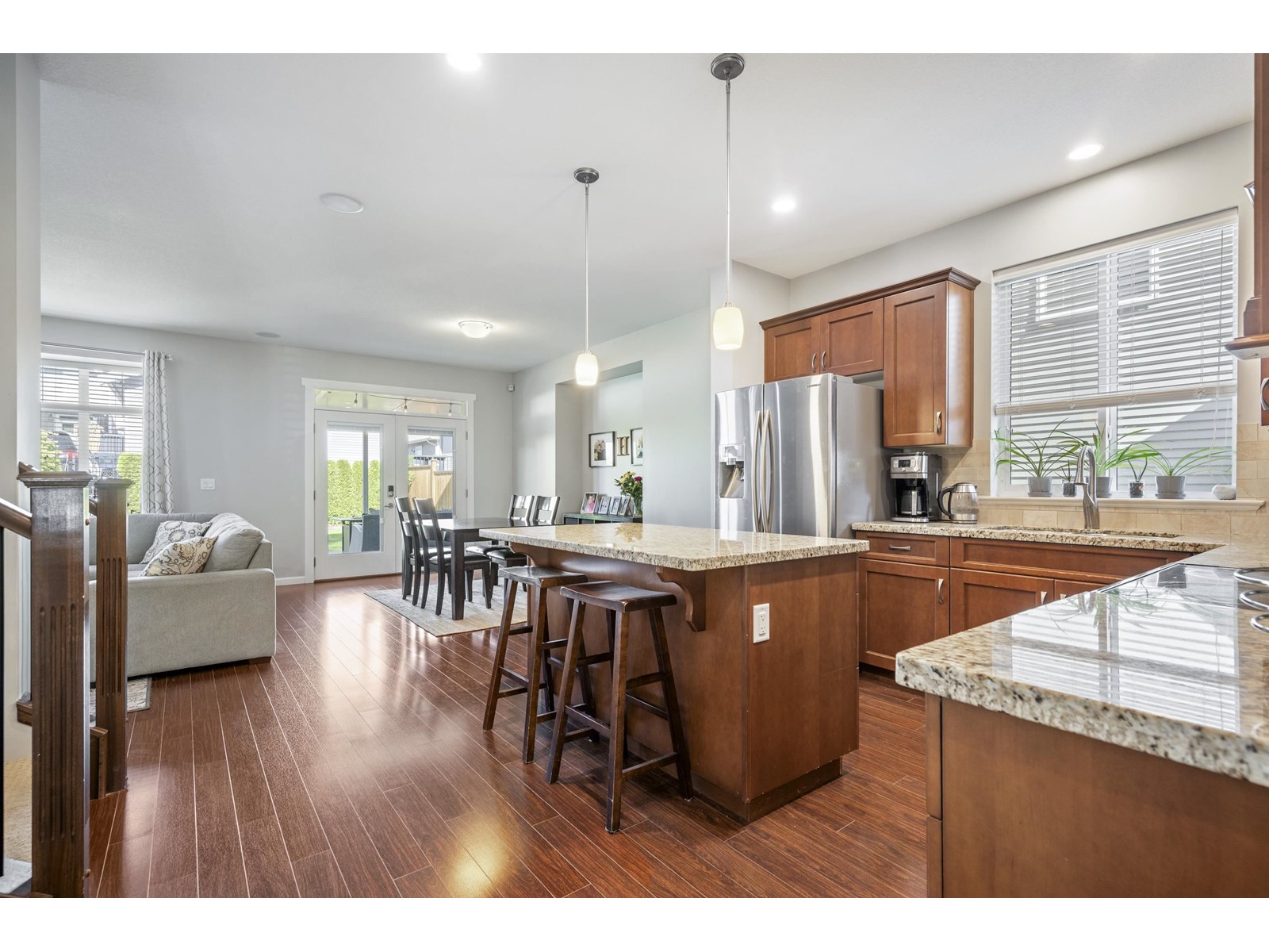 Photo 4 of 6867 208 A Street, Langley BC