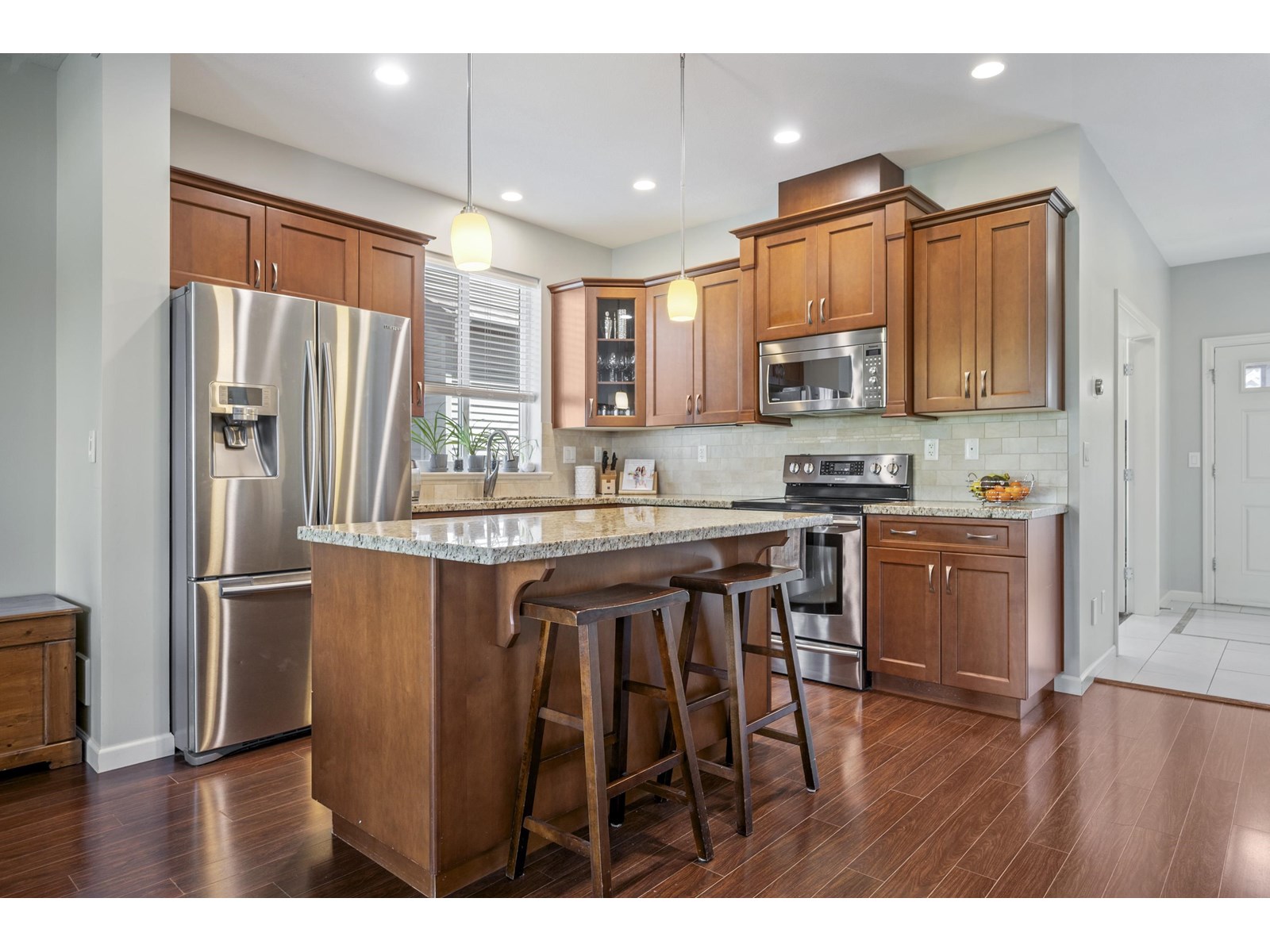Photo 5 of 6867 208 A Street, Langley BC