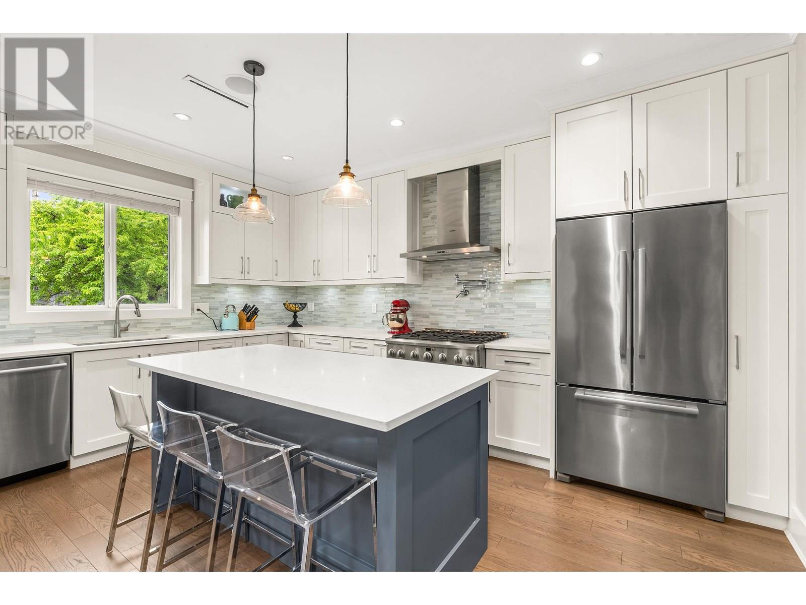 Photo 9 of 6229 St Catherines Street, Vancouver BC