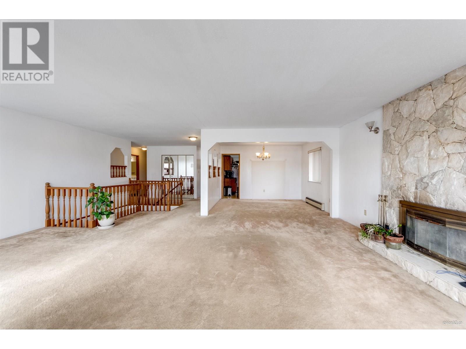 Photo 7 of 7769 10th Avenue, Burnaby BC