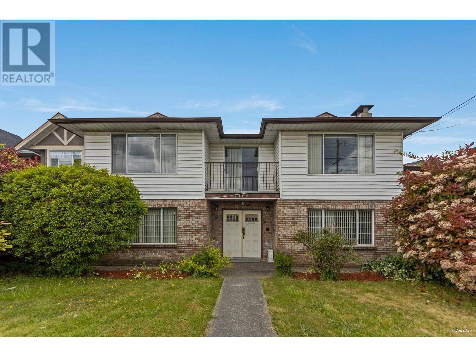 Photo 1 of 7769 10th Avenue, Burnaby BC