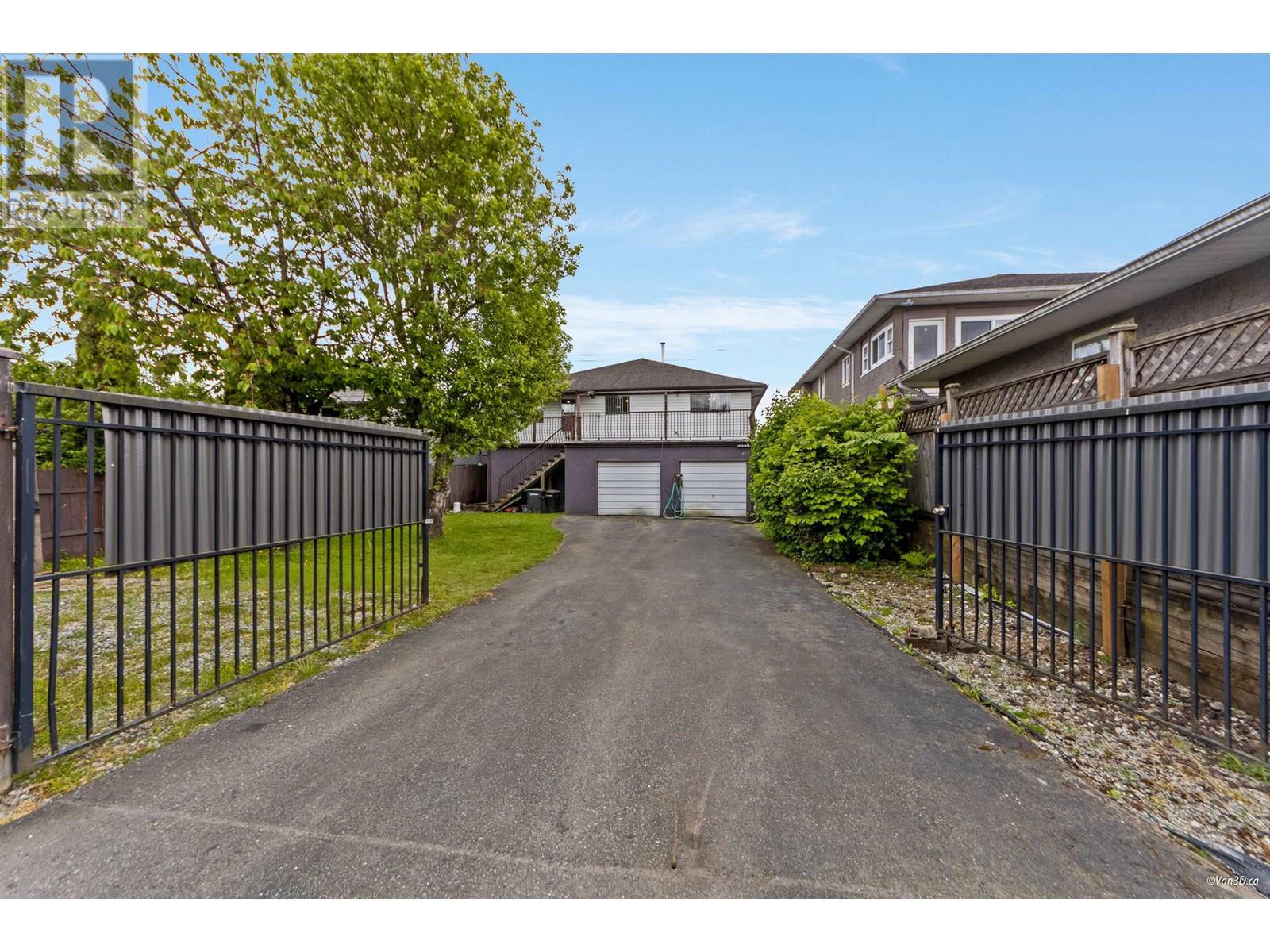 Photo 36 of 7769 10th Avenue, Burnaby BC