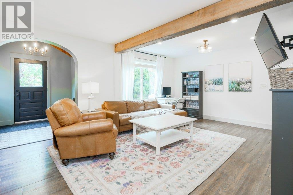 Photo 10 of 20831 River Road, Maple Ridge BC