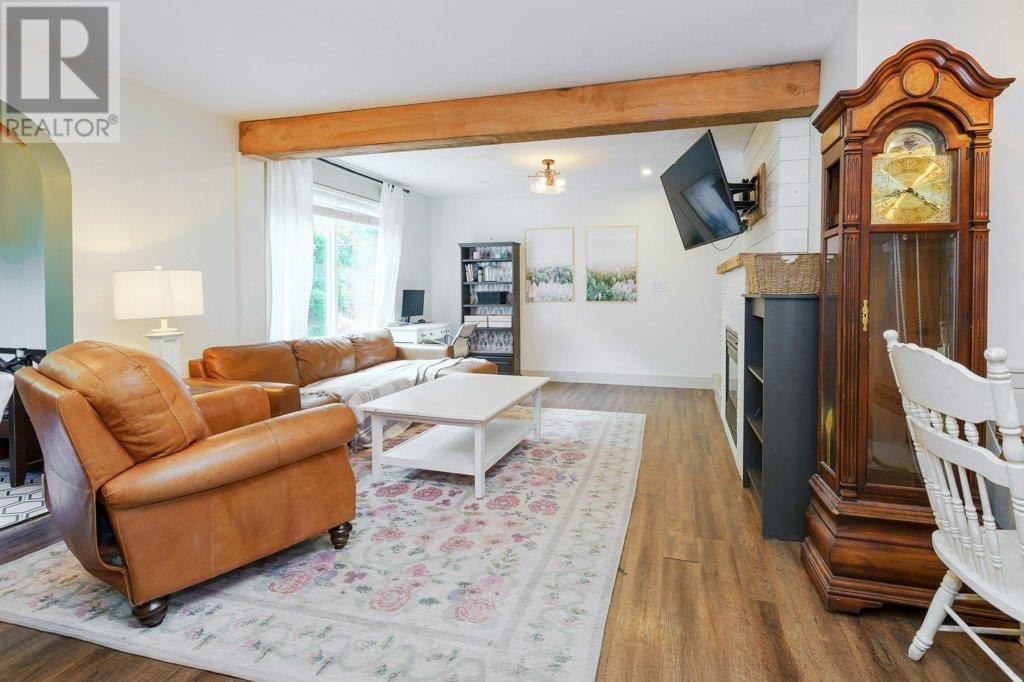Photo 8 of 20831 River Road, Maple Ridge BC