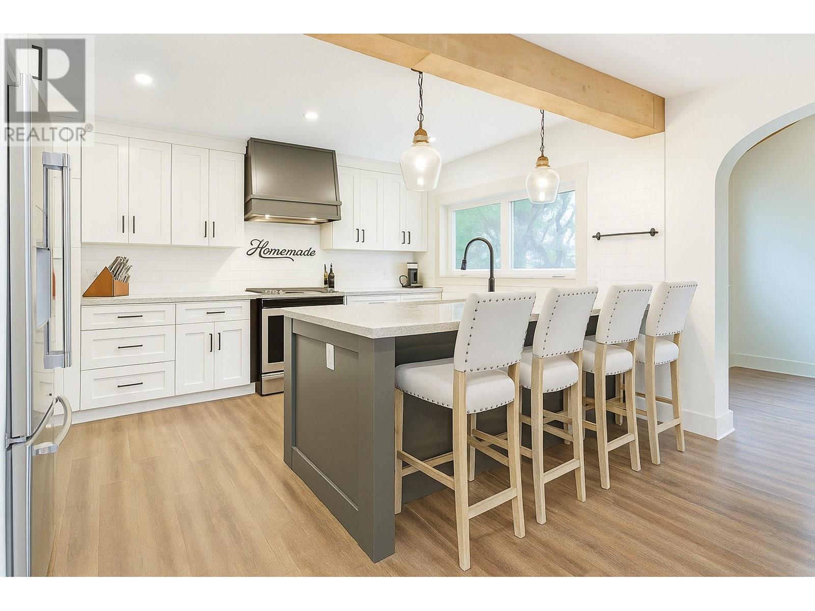 Photo 2 of 20831 River Road, Maple Ridge BC