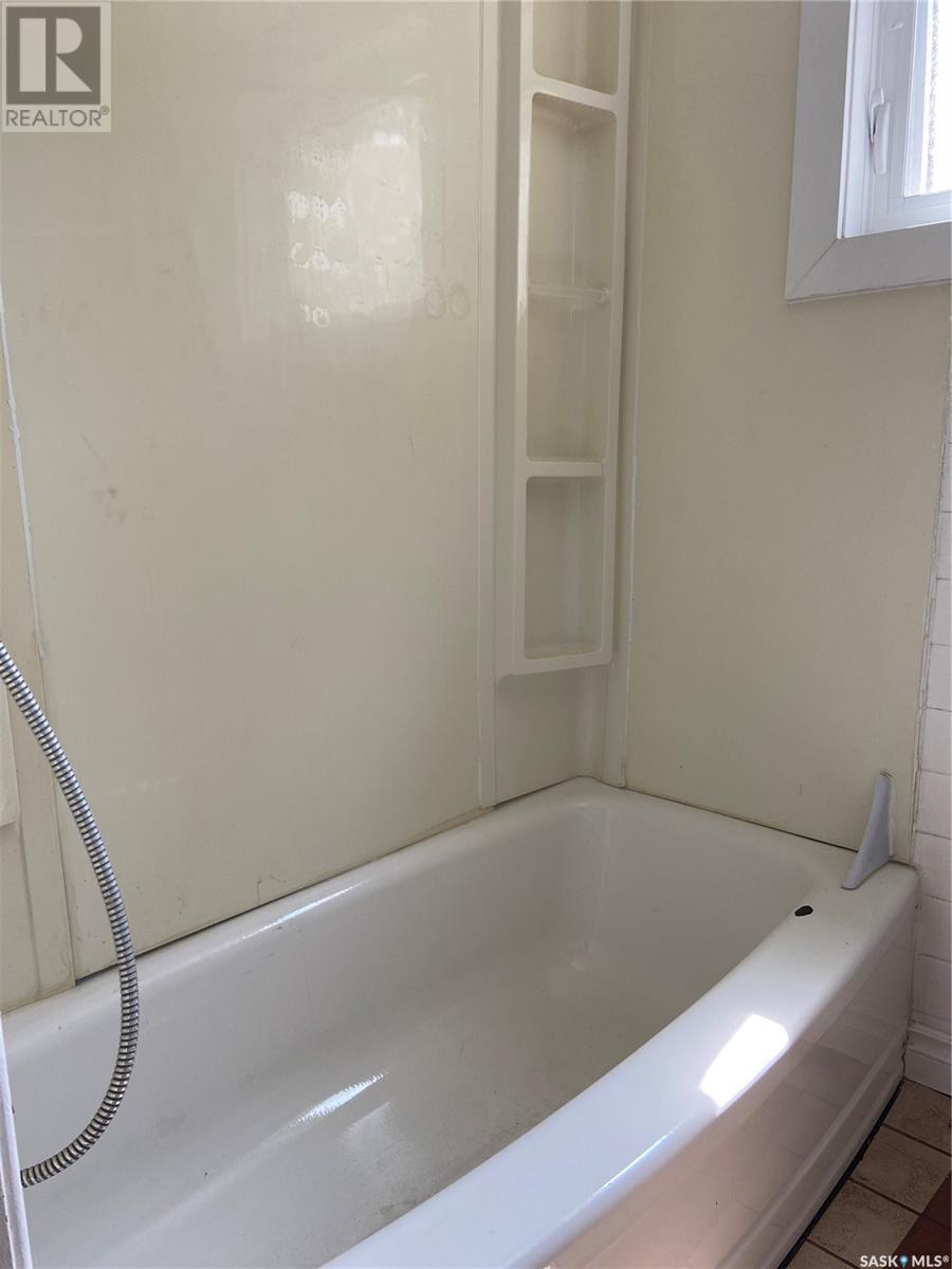 Photo 6 of 2452 Wallace Street, Regina SK