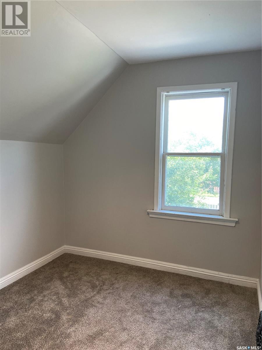 Photo 5 of 2452 Wallace Street, Regina SK