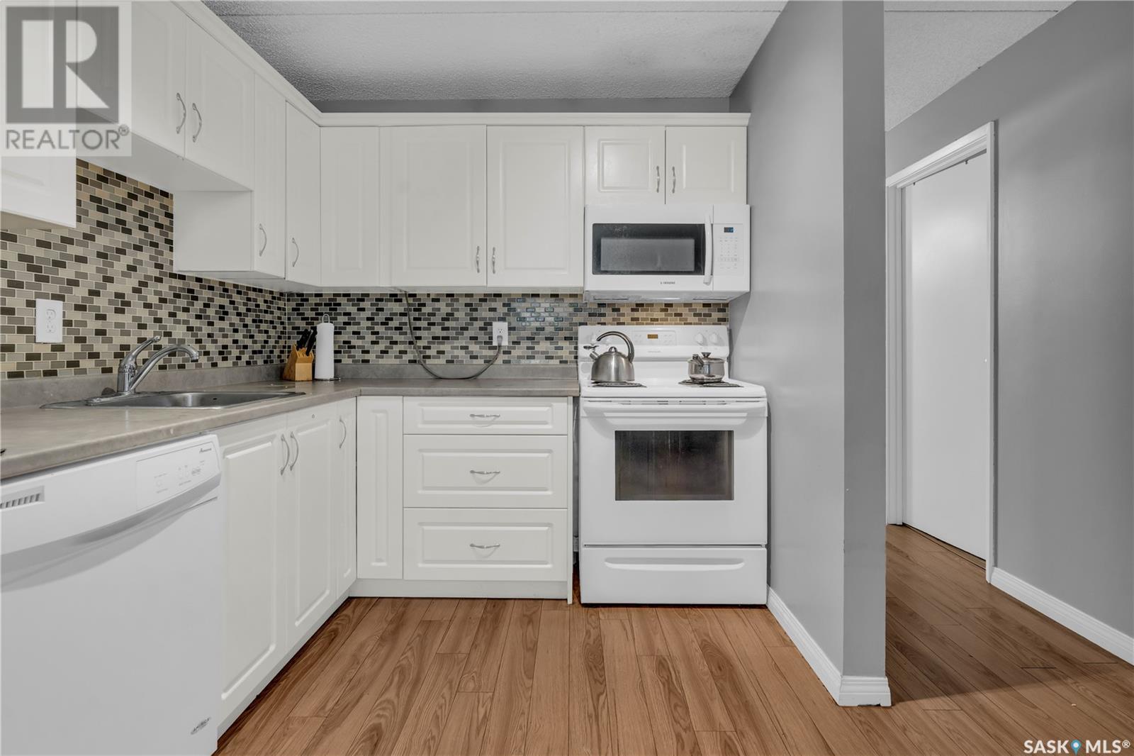 Photo 4 of 101 2125 Osler Street, Regina SK