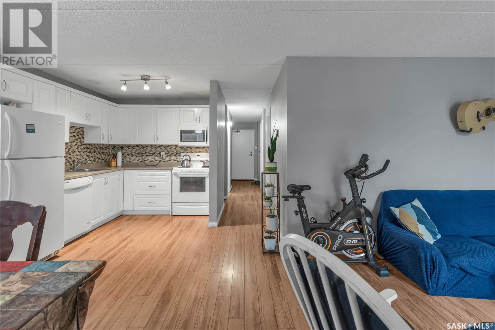 Photo 5 of 101 2125 Osler Street, Regina SK