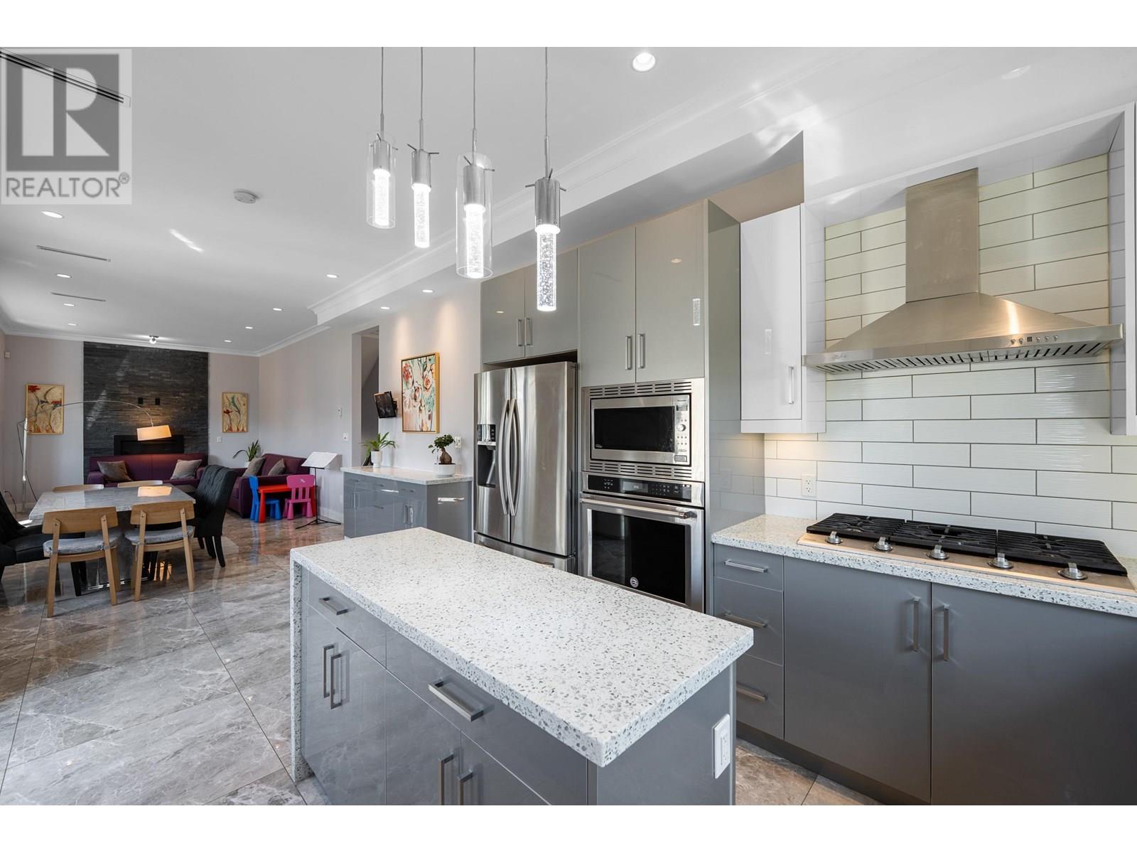 6960 BRYANT COURT, Burnaby