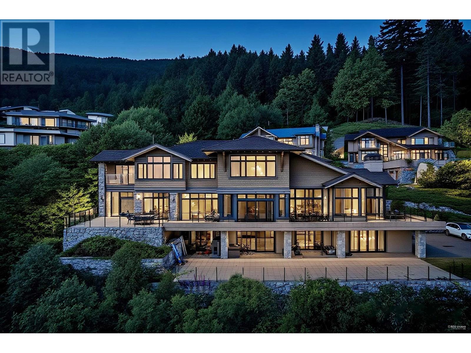 Photo 1 of 2705 Highview Place, West Vancouver BC