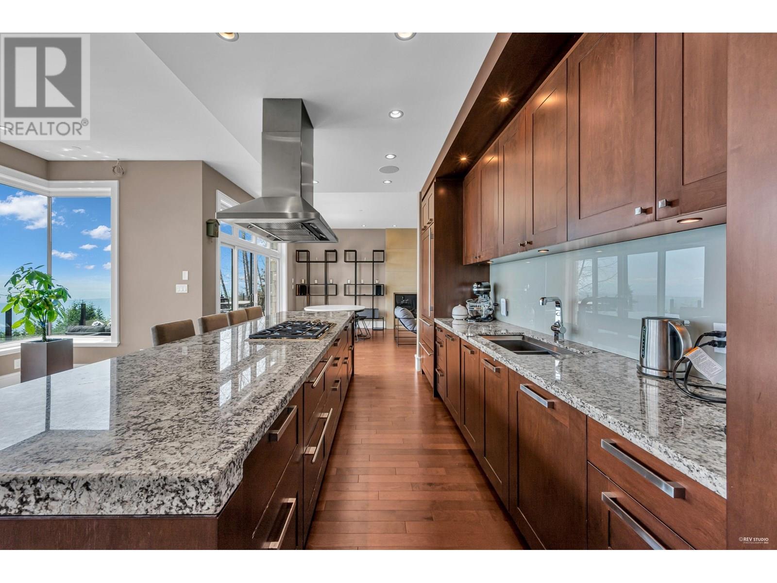 Photo 8 of 2705 Highview Place, West Vancouver BC