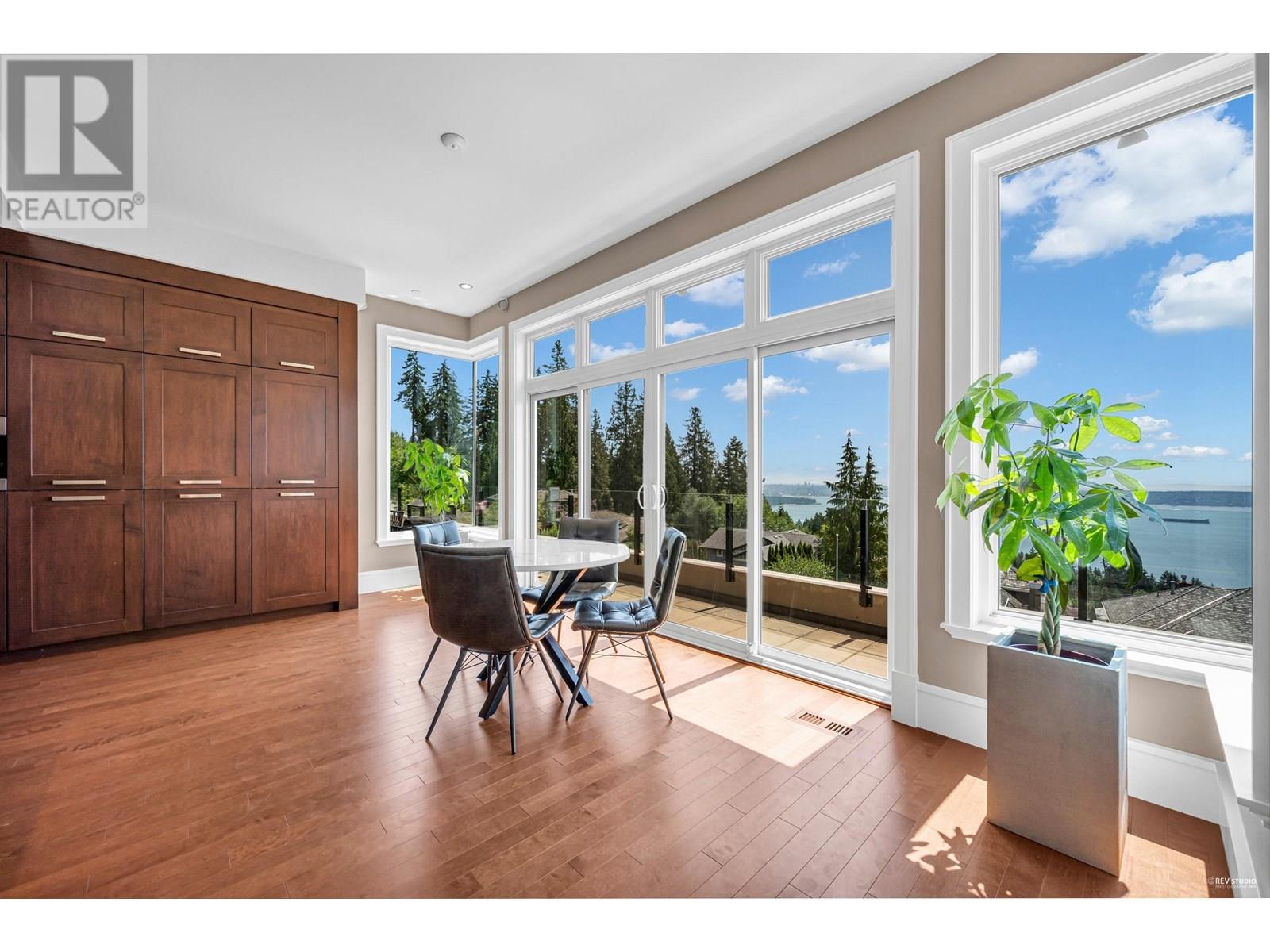 Photo 14 of 2705 Highview Place, West Vancouver BC
