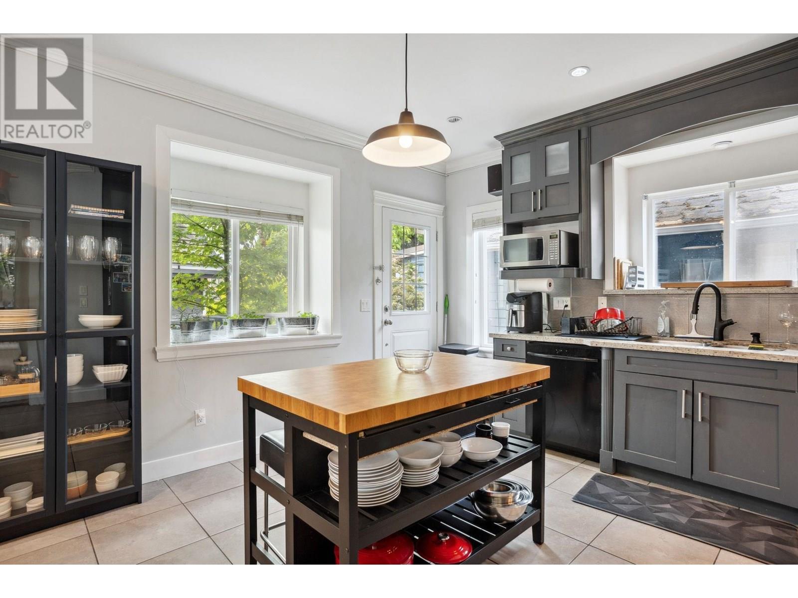 Photo 5 of 5187 Sherbrooke Street, Vancouver BC