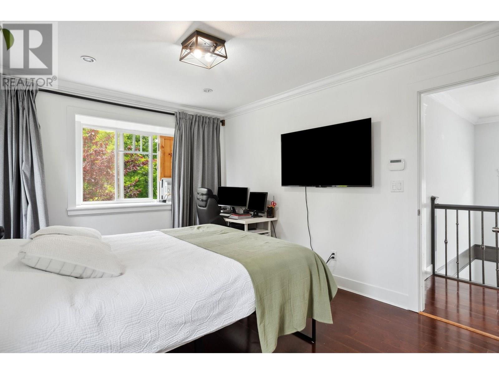 Photo 14 of 5187 Sherbrooke Street, Vancouver BC