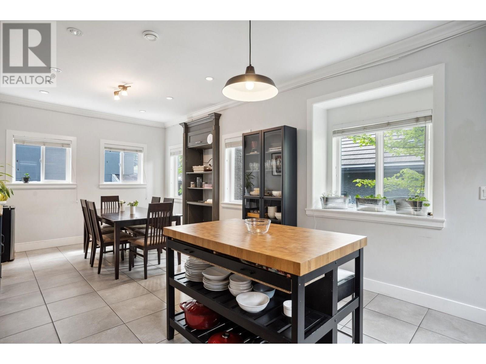 Photo 8 of 5187 Sherbrooke Street, Vancouver BC