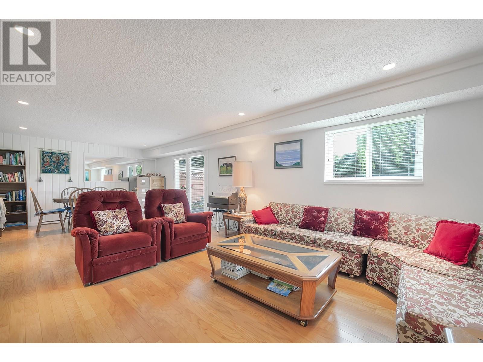 Photo 6 of 5274 12 Avenue, Delta BC