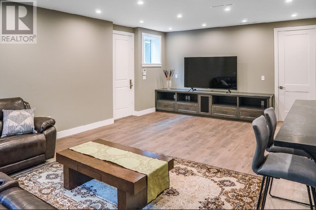 Photo 33 of 1430 Duthie Avenue, Burnaby BC