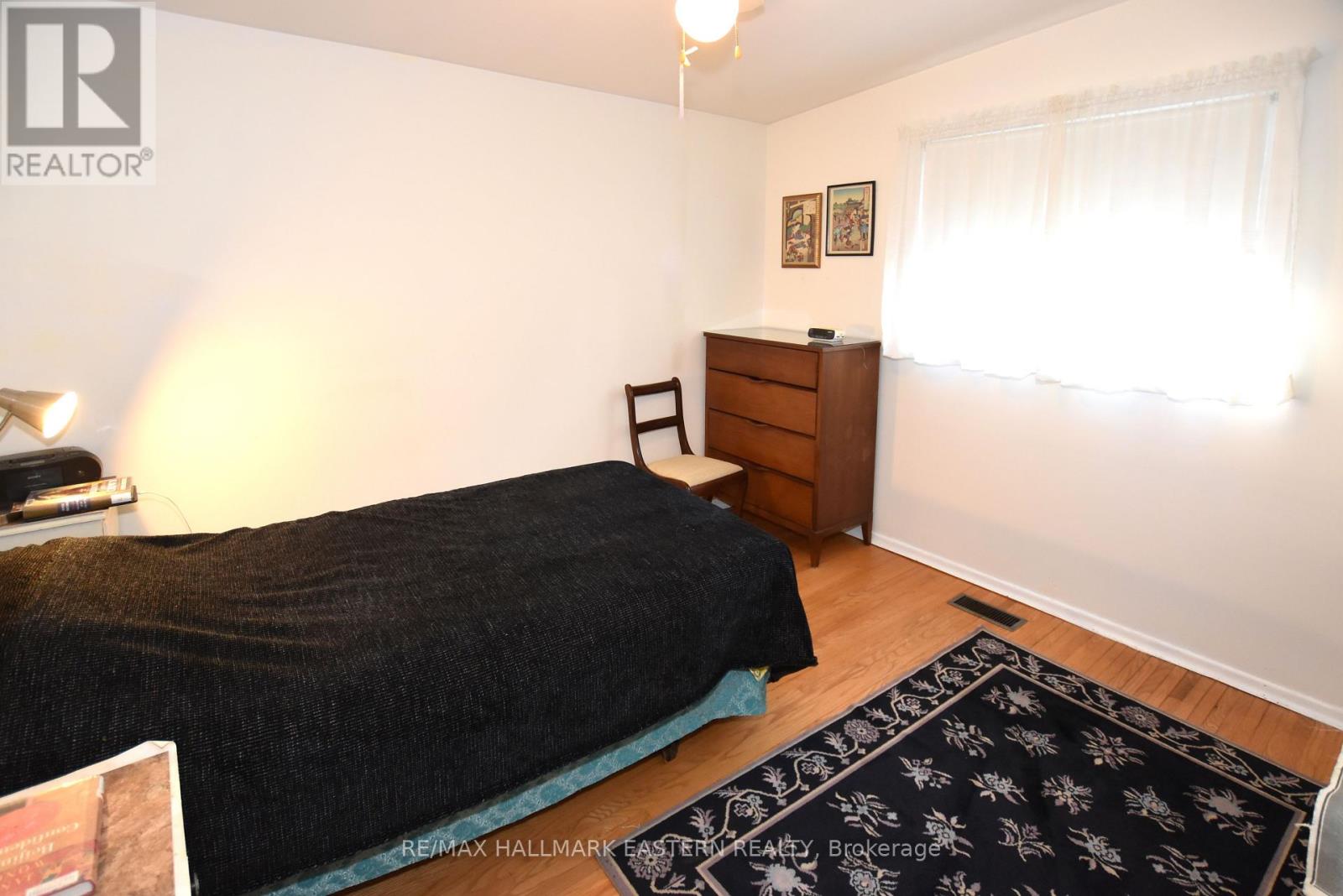 Photo 10 of 276 Greenlawn Avenue, Peterborough North ON
