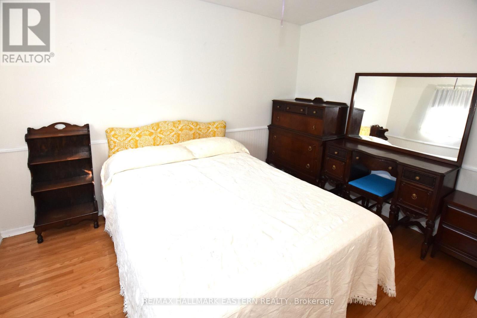 Photo 12 of 276 Greenlawn Avenue, Peterborough North ON