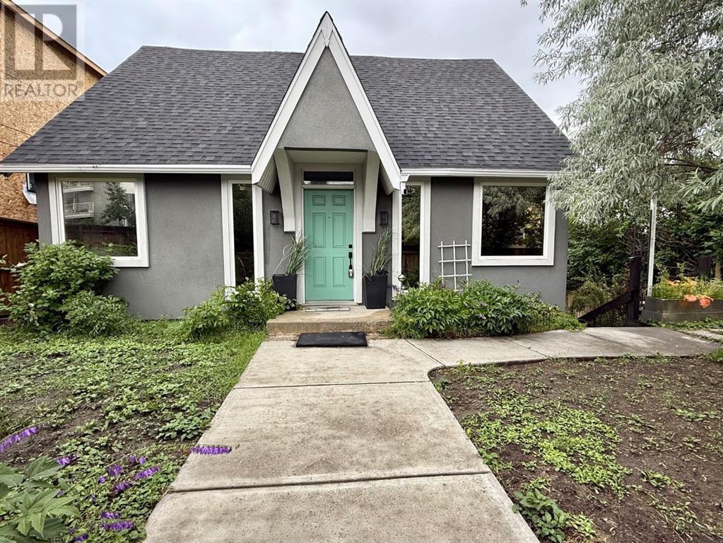 Single Family House for Sale in   Avenue SW Scarboro Calgary 