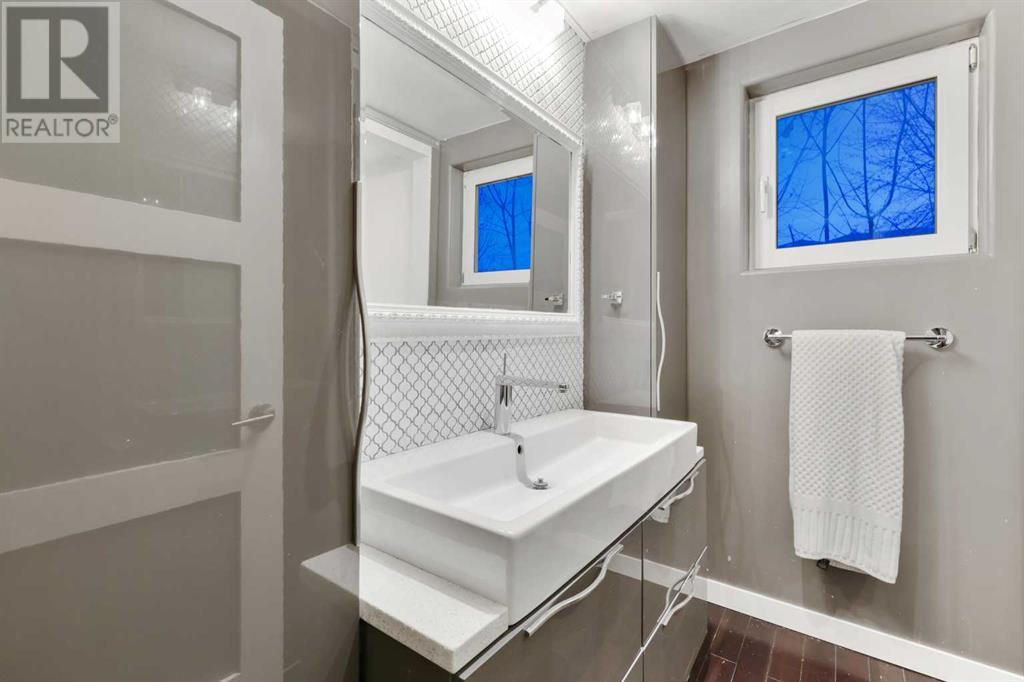 Single Family House for Sale in   Avenue SW Scarboro Calgary 