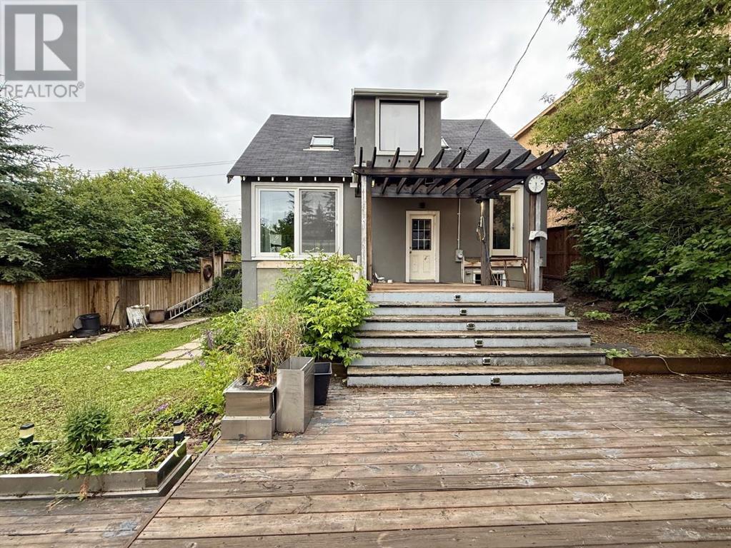 Single Family House for Sale in   Avenue SW Scarboro Calgary 