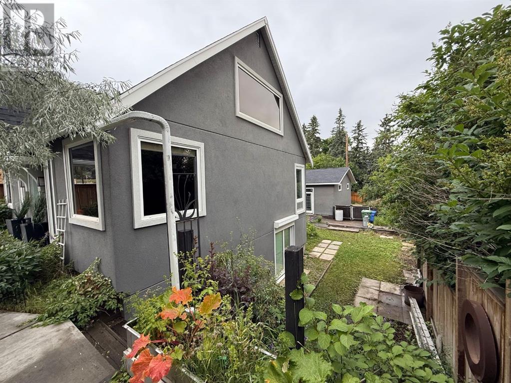 Single Family House for Sale in   Avenue SW Scarboro Calgary 