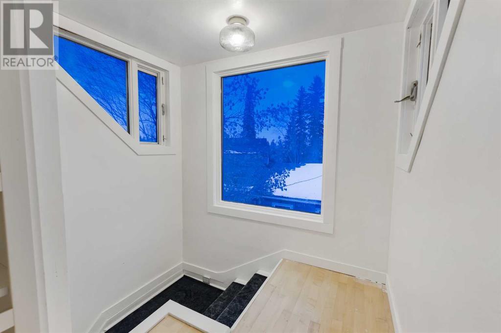 Single Family House for Sale in   Avenue SW Scarboro Calgary 