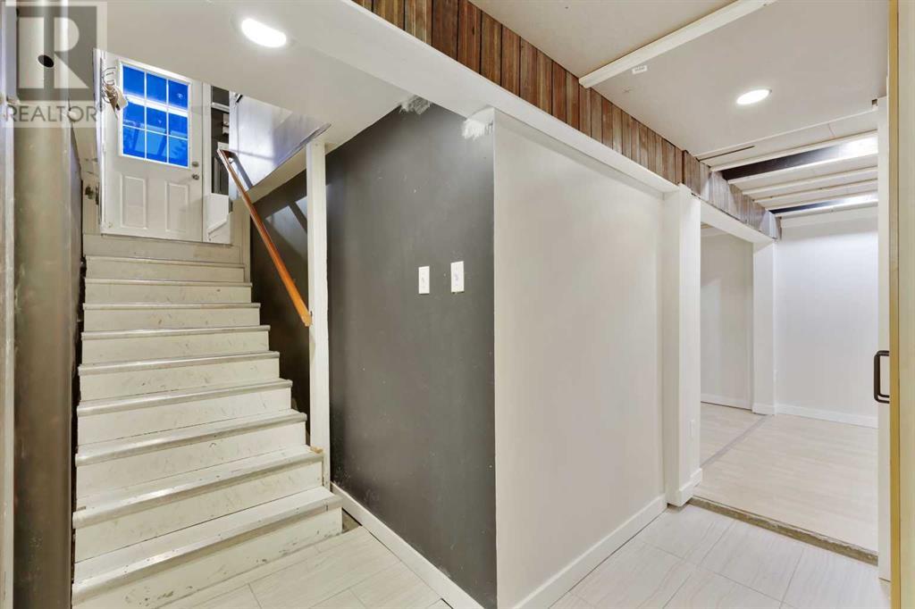 Single Family House for Sale in   Avenue SW Scarboro Calgary 