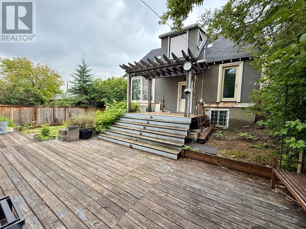 Single Family House for Sale in   Avenue SW Scarboro Calgary 